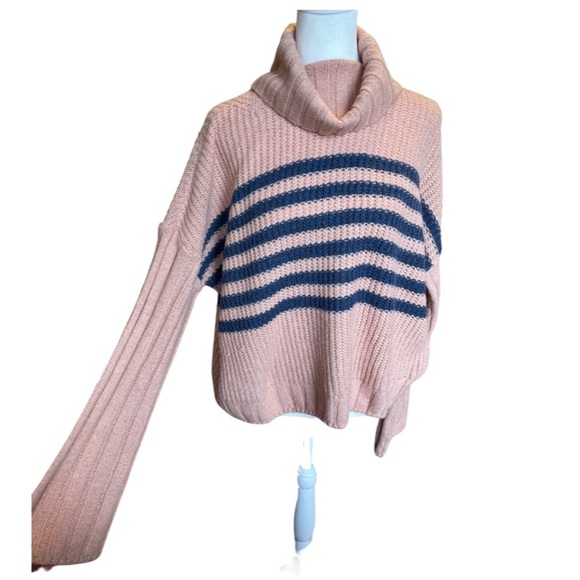 NWT. SO pink and blue comfy turtleneck sweater L - Picture 2 of 7